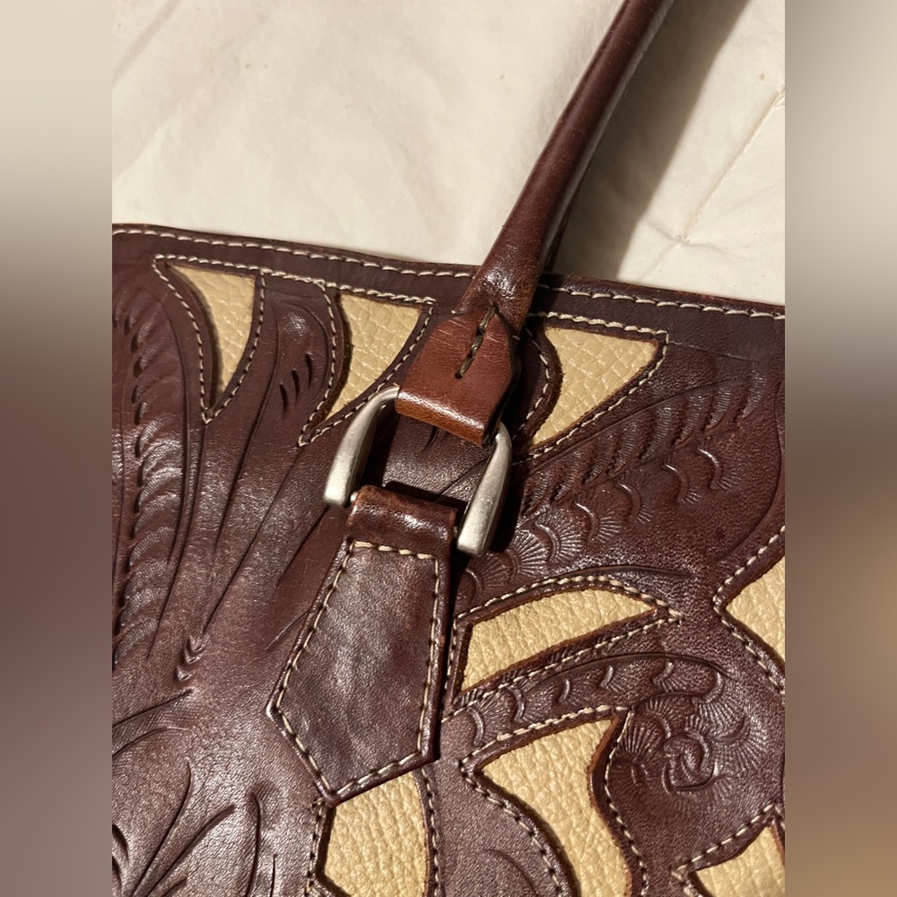 LEADER IN LEATHER ~ cutout tote - Picture 4 of 7